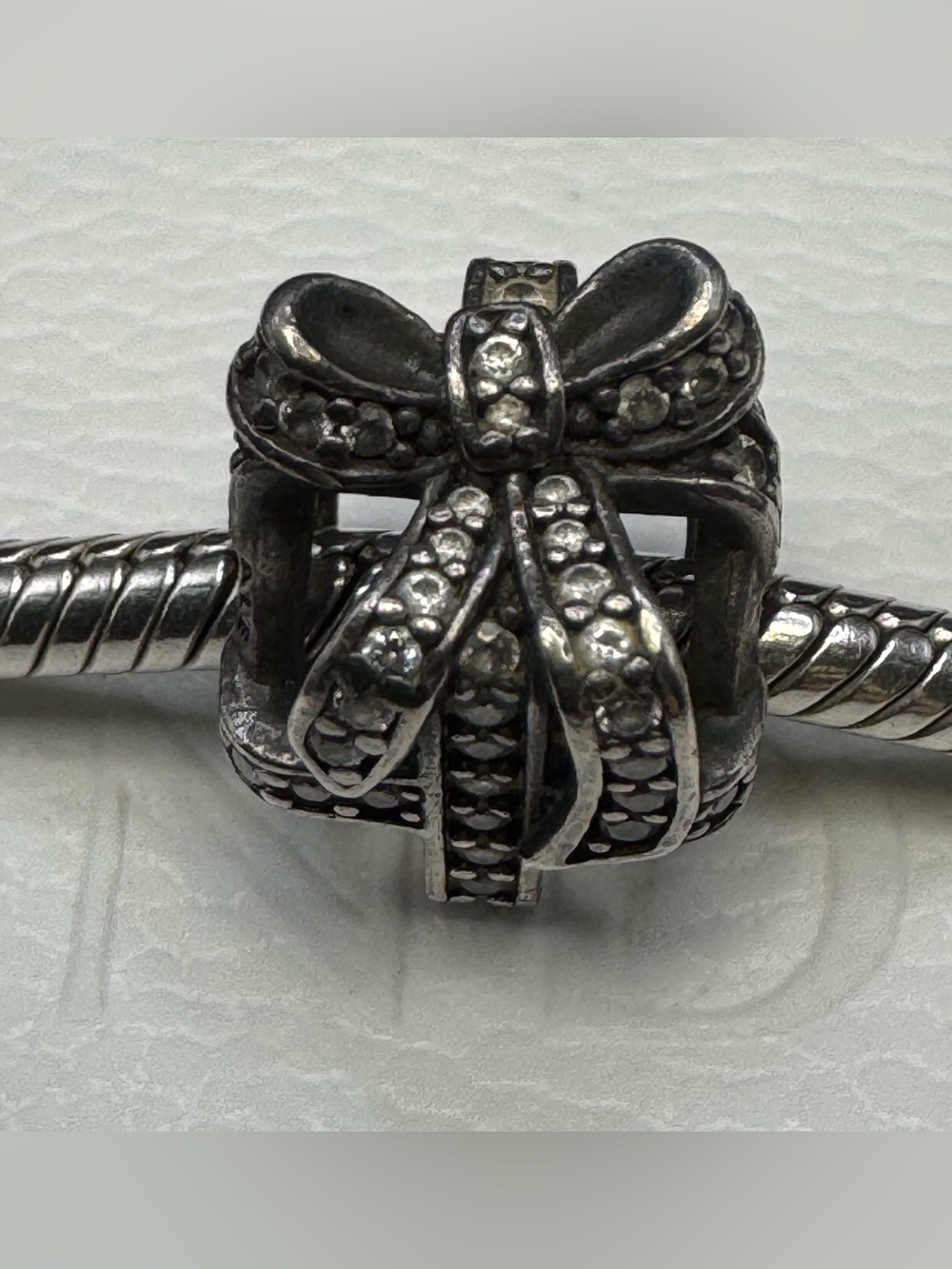 Authentic Retired Pandora Sparkling Surprise Gift Box Present Charm 925 ALE